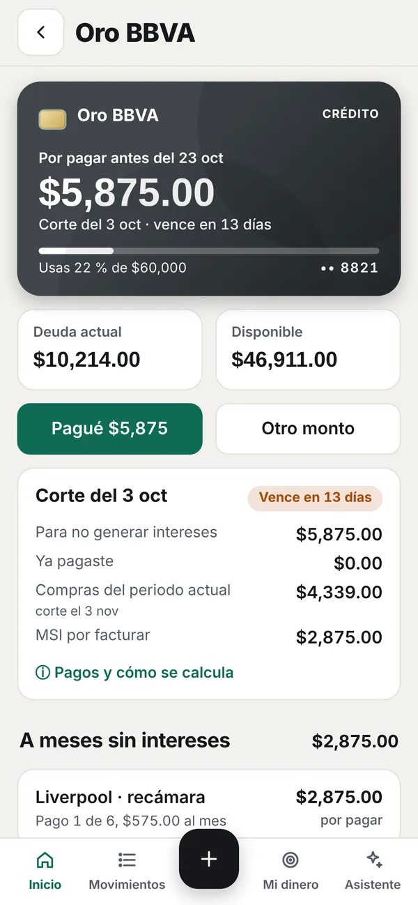 Detalle de una tarjeta de crédito con fecha de corte y pago
